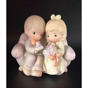 Precious Moments Couple Figurine - Love in a Moment